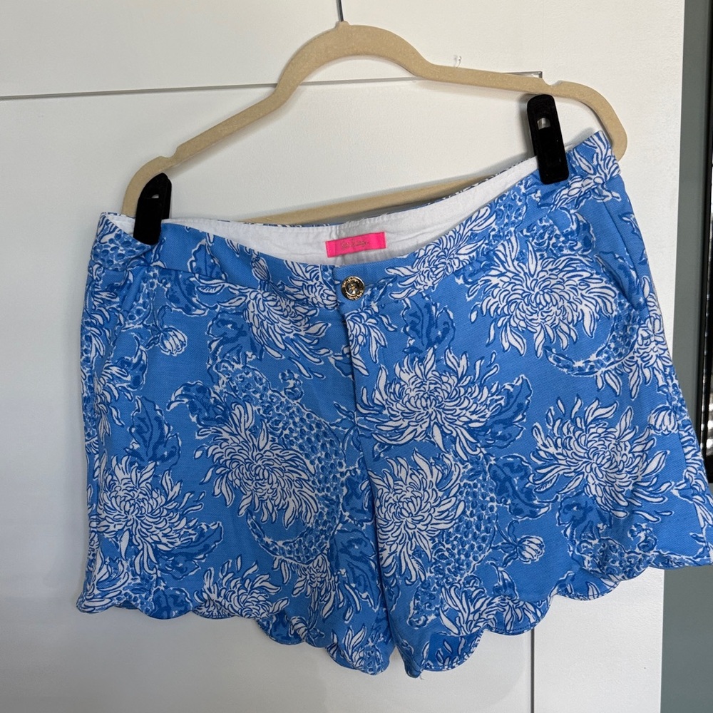 Lilly Pulitzer Blue and White Buttercup knit shorts. NWT.